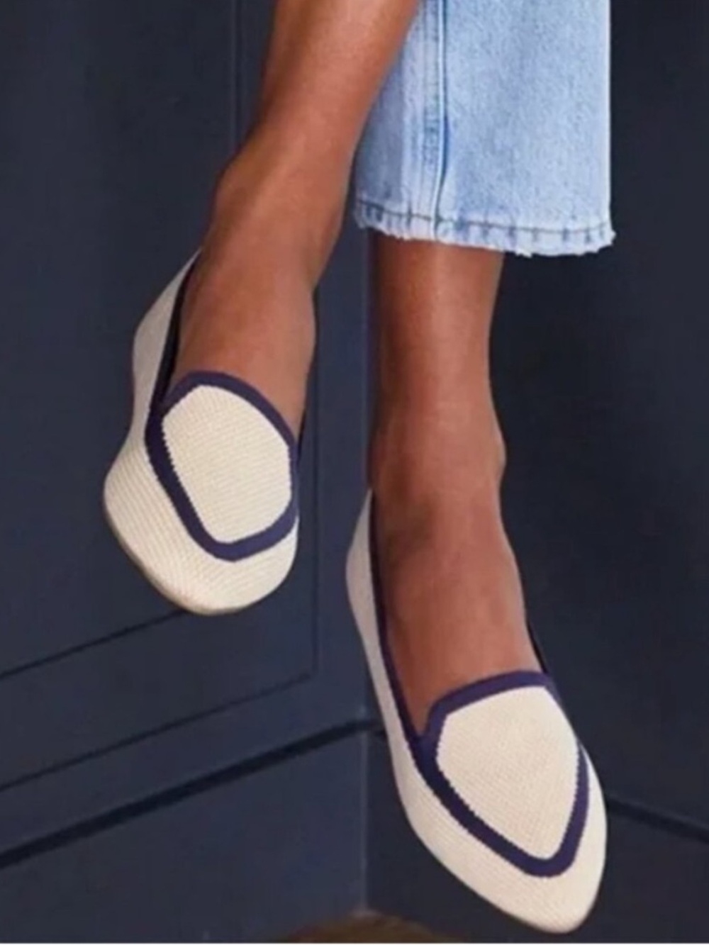 Birdies the Blackbird eggshell cream and navy pointed toe flats size 8